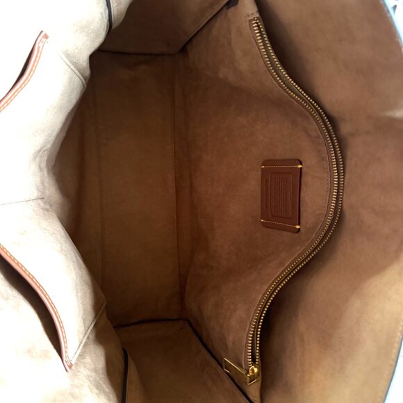 Coach Theo Tote – Off-White Elegance - Picture 5 of 8